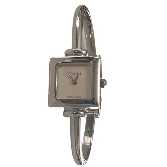 GUCCI 1900 Series Watch ( in working status) - Picture 3 of 10